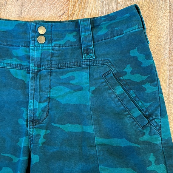 Anthropologie Austin Camo Cargo Pants Size 29 - Picture 9 of 16